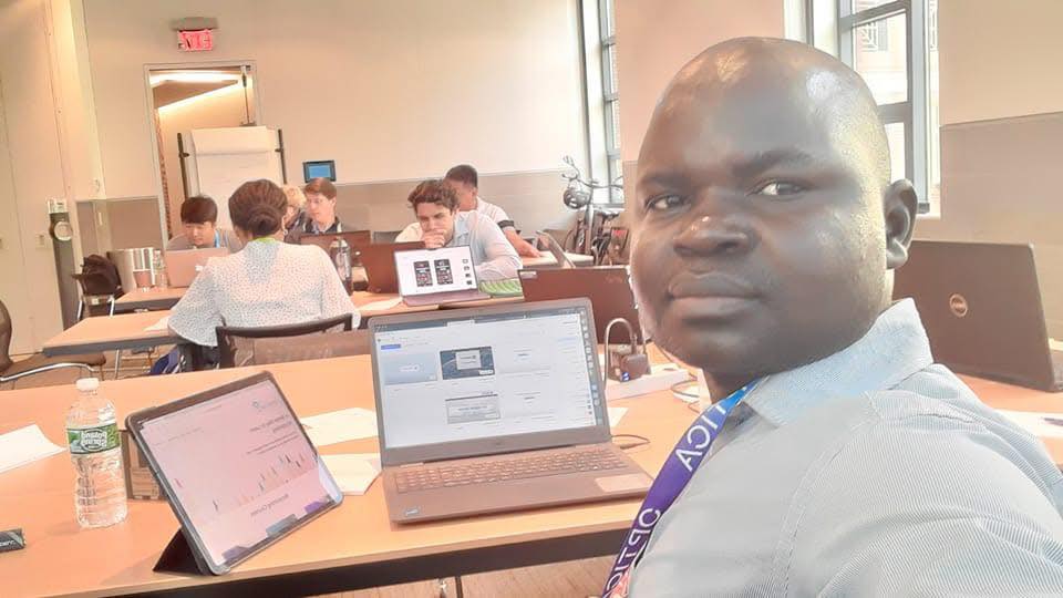 Ezabo Baron tweet media