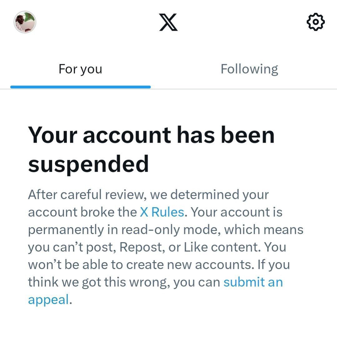 nanayhawcashes's tweet photo. This is a prove that @DStv_Ghana @DStv are thieves and will continue to be thieves. Because he’s fighting a good course they suspended his account. 
#FixDstvPrices 
We will continue until the bones are rotten. Milking ticks. https://t.co/eGikfMMZHO