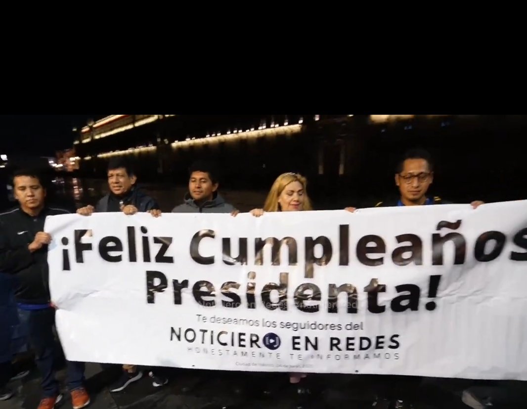 Mina Moreno (@minalaywer) on Twitter photo Bueno, comenzaron las felicitaciones por su cumpleaños de <a href="/Claudiashein/">Claudia Sheinbaum Pardo</a> ahí le llevaron #mariachi integrantes de la fuente presidencial, por sí UD no lo sabía querido lector hoy martes 24 de junio hay festejo en #PalacioNacional por un año más de vida de la Presidenta. Bueno, comenzaron las felicitaciones por su cumpleaños de <a href="/Claudiashein/">Claudia Sheinbaum Pardo</a> ahí le llevaron #mariachi integrantes de la fuente presidencial, por sí UD no lo sabía querido lector hoy martes 24 de junio hay festejo en #PalacioNacional por un año más de vida de la Presidenta.