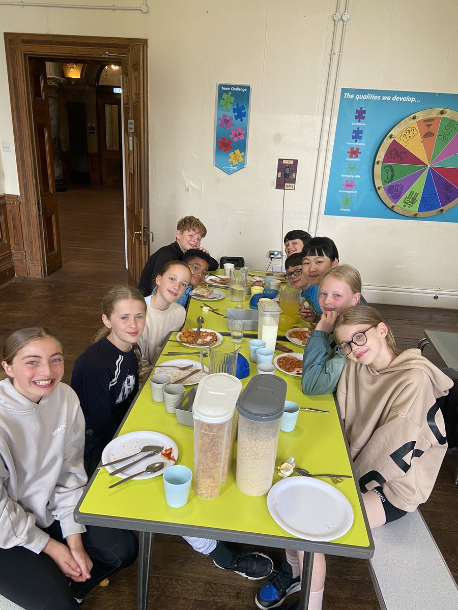 Good morning from Y6! Everyone slept well and now enjoying breakfast before our fun day of activities 💙 🔔