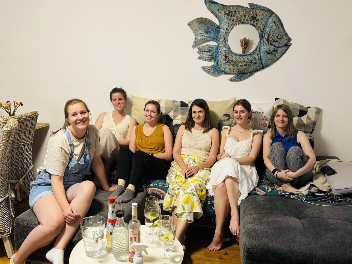 So much to celebrate! 🎉
Julia &amp; Klara secured canSERV Early Career Awards, and I’m grateful to receive FWF funding to study NK cell aging &amp; leukemia.
Huge thanks to our amazing team—your spirit &amp; dedication inspire every day!
#NKcellsrock #FWF #canSERV