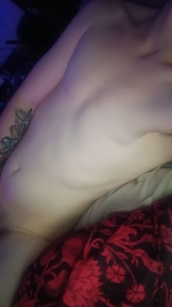 ftmslave's tweet photo. Would you spend a rainy day in bed with a trans guy? What are we doing? 🥺💦 https://t.co/gXsjGmupcU