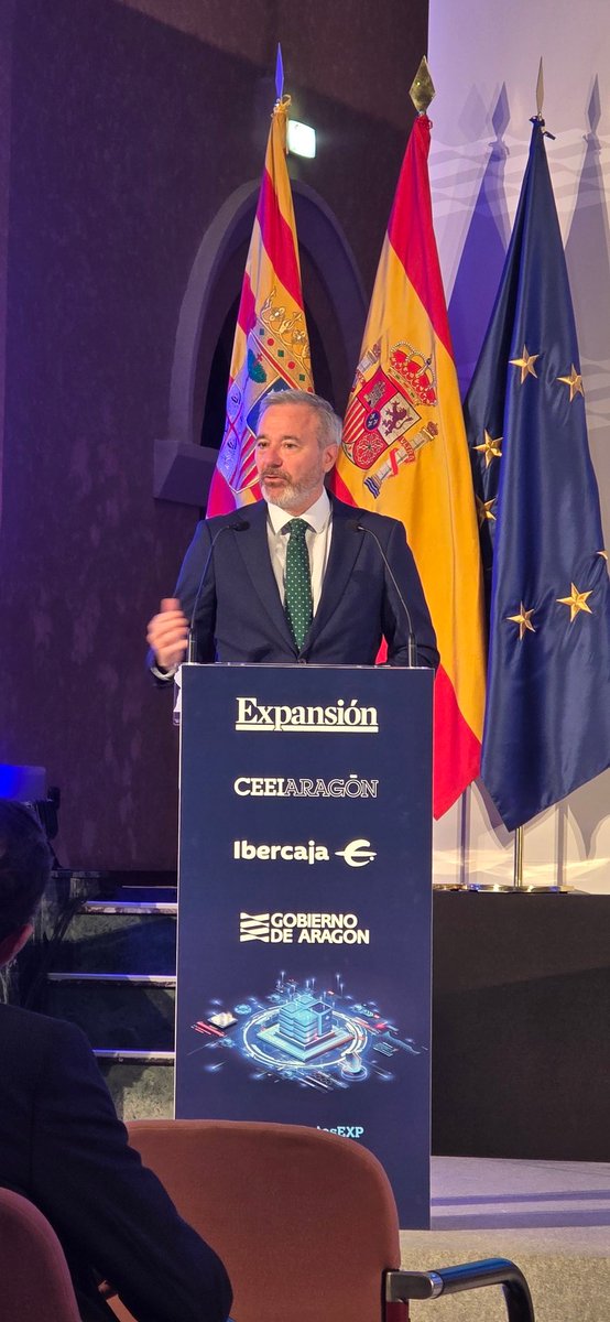 aeropuerteruel's tweet photo. #24un Encuentro Centro de Datos, una gran oportunidad empresarial y económica, organiza @expansioncom, @CEEIARAGON @GobAragon e @ibercaja en Pignatelli
#CentroDatosEXP 
La Comunidad con más inversiones en el sur de Europa, ejemplos:
@amazon 15,700 mill €
#samca 2,600 mill € https://t.co/vnJ5qntbNL