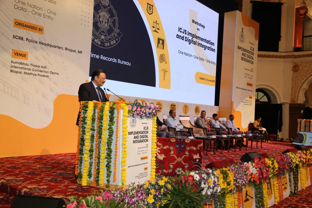 scrbmppolice's tweet photo. “ICJS Implementation and Digital Integration” विषय पर एक दिवसीय राज्य स्तरीय कार्यशाला का भव्य एवं सफल आयोजन कुशाभाऊ ठाकरे सभागार (मिंटो हॉल), भोपाल में किया गया।
#ICJS2025 #DigitalJustice #NewCriminalLaws #BNS #BNSS #BSA2024 #SmartPolicing #SCRBMP https://t.co/jGC28Zd0f2