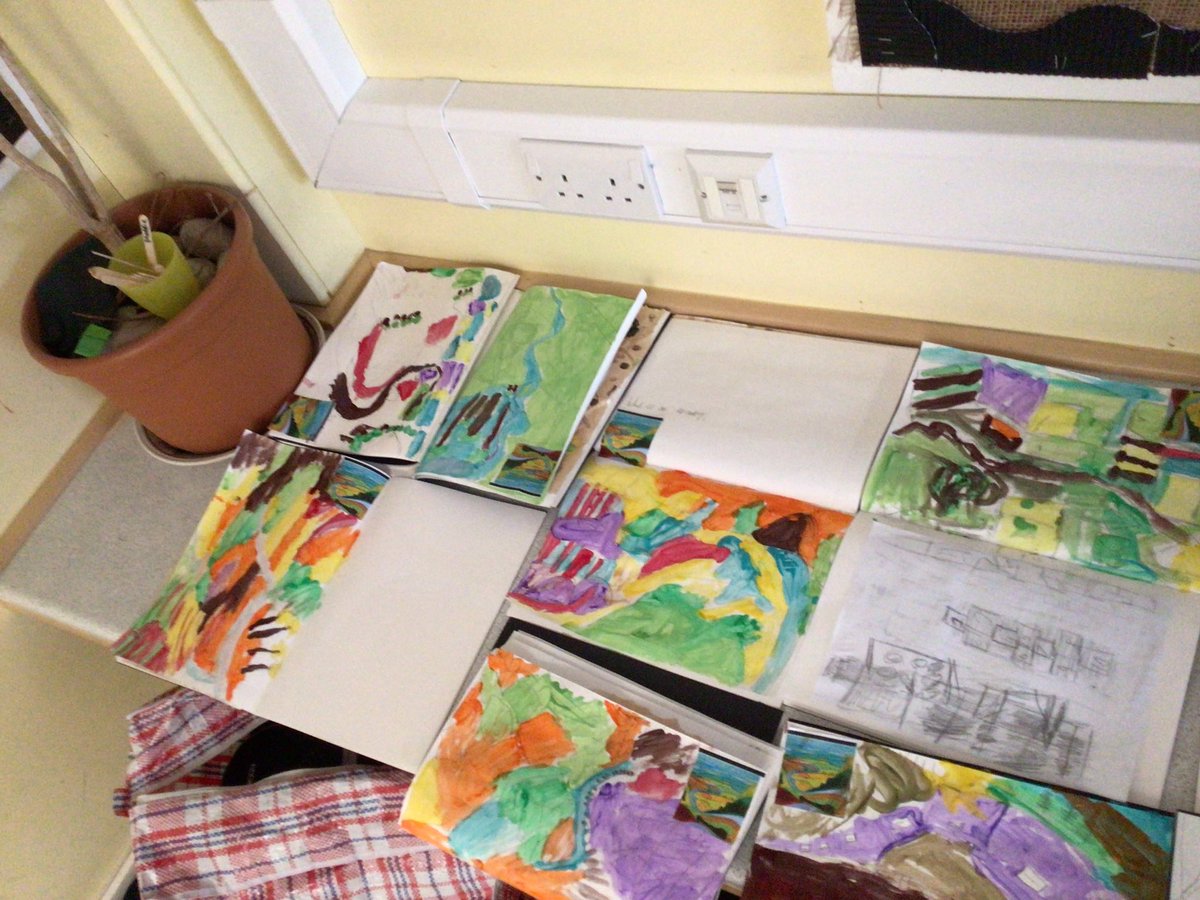 SPS_Year_3's tweet photo. We created some incredible art this week based on the work of David Hockney 🖼️ https://t.co/kj9fQD1lAc
