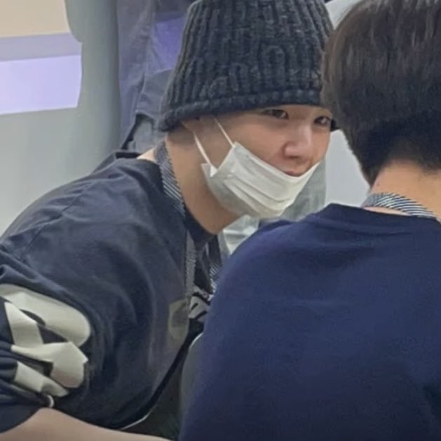랩으로홍콩을보내는애옹 tweet media