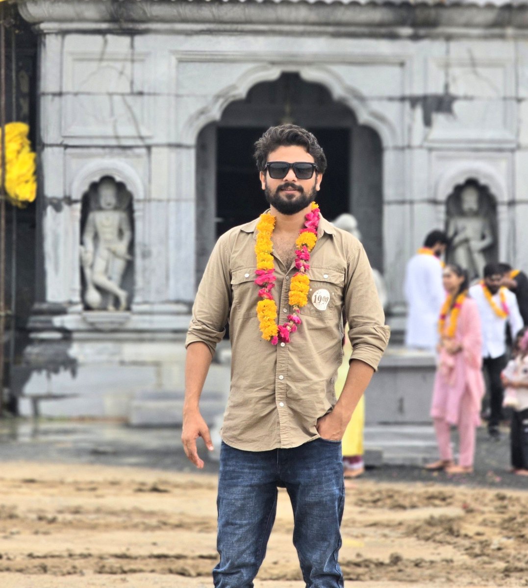 धर्म नहीं बस जात अलग थी
बस इतनी सी बात अलग थी