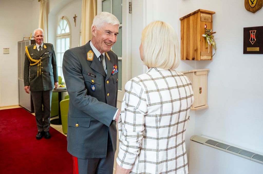 Als Vorsitzender des Militärausschusses der Europäischen Union (EUMC) war Gen. Robert Brieger der höchstrangige General auf europäischer Ebene. Jetzt ist er nach Wien zurückgekehrt. Danke für deinen großen  Einsatz für die Republik Österreich! 🇦🇹 🇪🇺