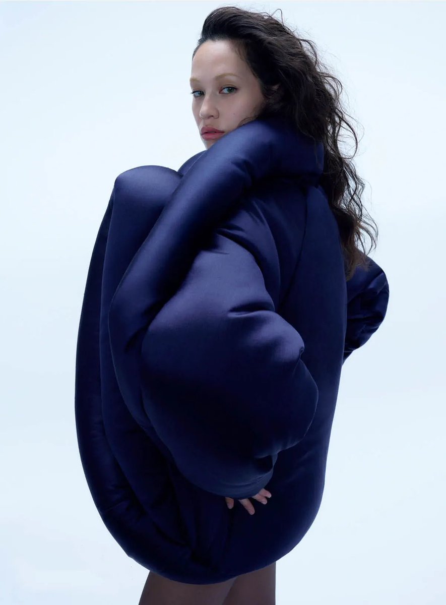 jacquemusx's tweet photo. Kiko Mizuhara by Bon Duke for Vogue Japan https://t.co/jp1UNuZAjB
