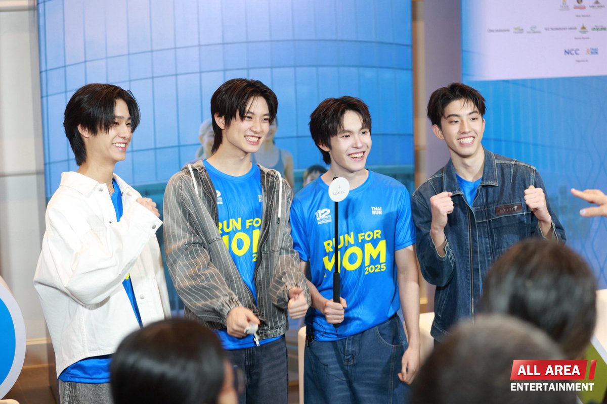 นักแสดงจาก GMMTV "เกรท-ฟลุ๊ค-โอม-ปาแปง-โต๋-ลุค-แอสตัน-เคน-พอล“ ร่วมงานแถลงข่าว 12 สิงหา ฮาล์ฟ มาราธอน กรุงเทพ 2025 (Run for Mom)

#RunForMom2025
#12AugustHalfMarathon
#lukeso_ #AstonRatiphat #Aston_Lv
#tananloh_ #kenji_kanthee  #ThorThinnaphan #โต๋ทินพันธ์ #Papangpt #grtsp