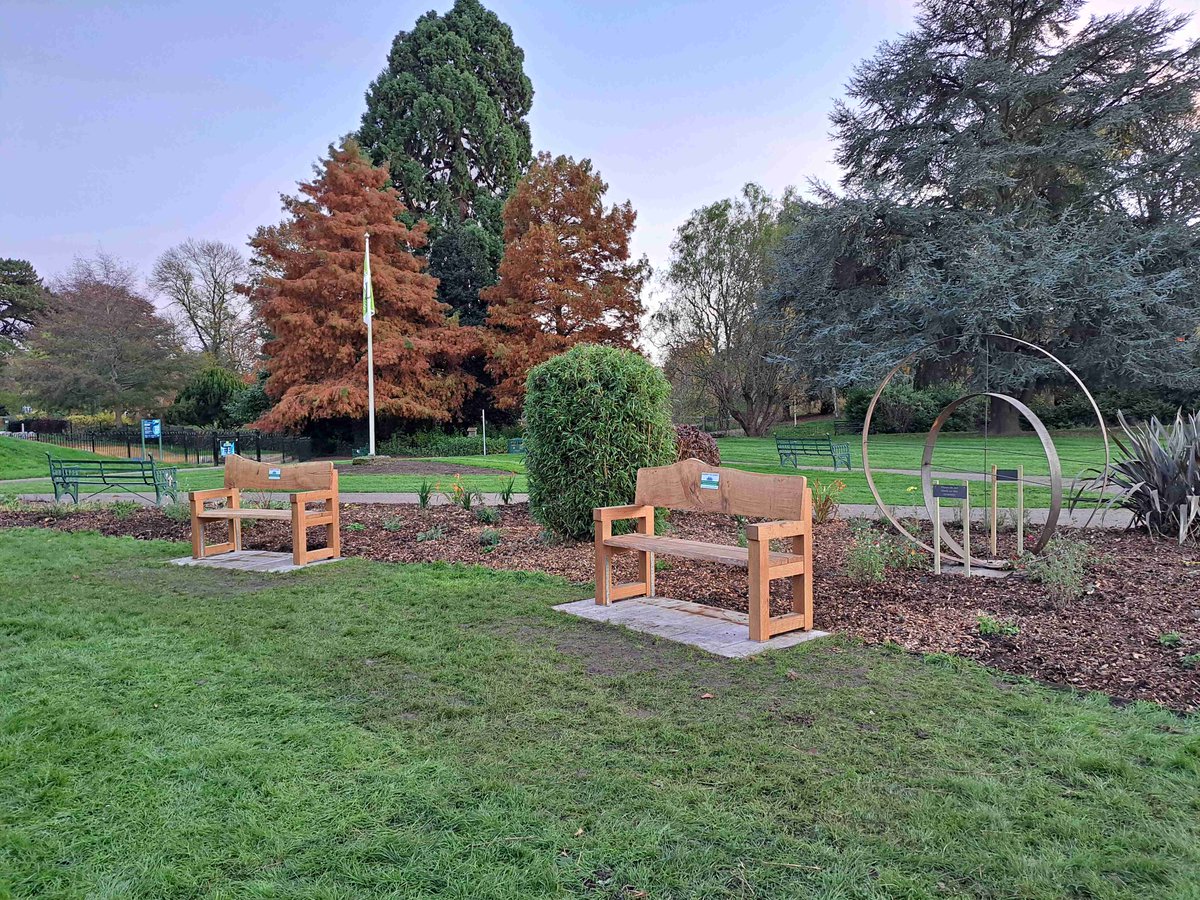 New flower beds, friendship benches &amp; a friendship cafe, all created to mark the centenary of #Rotary club of #Worcester 🌻🙌💯 

More on this wonderful project in June's #RotaryDigital:

magazine.rotarygbi.org/parklife-worce…

#GheluveltPark #peopleofaction #WorcesterCommunity #RotaryWorcester