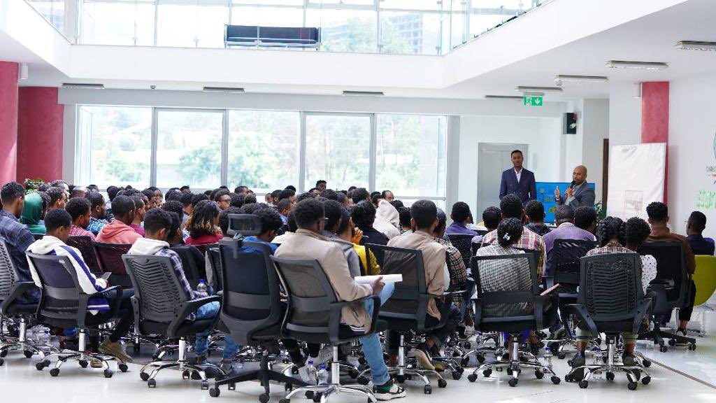 የቅዳሜ አደባባያችን ! 
“ወጣት ሥራ እና ህይወት”

SatSquare !