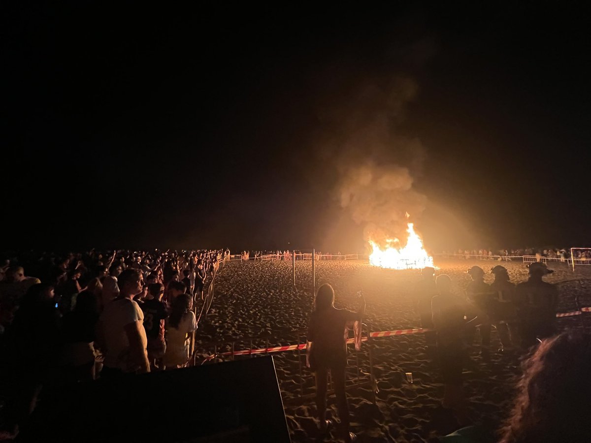 ¡¡Feliz día a todos los juanes y juanas!!

Mijas vivió la noche más mágica y corta del año #SanJuan con la tradicional quema de júas 🔥