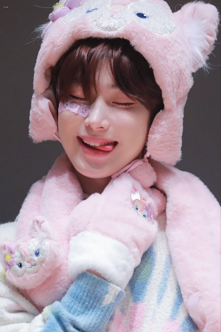 calamares42's tweet photo. @enhamoure CELESTIAL SUNOO DAY
#SunooHeartOfJune
#하늘에서_떤사님_내려오신날 https://t.co/L4Y0VhcFvG