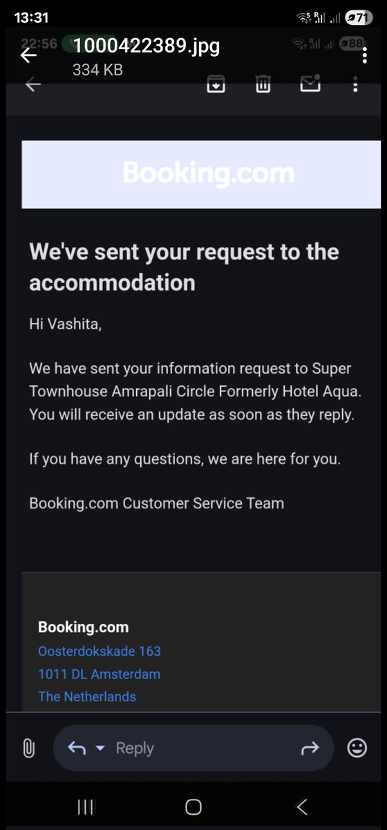 SinghVashi's tweet photo. @bookingcom pathetic service . Have cancelled my booking but didn't get refund it's been 20 days. Just asking me to call here and there.Received mail saying call on given number . That number connect me to oyo. @oyorooms said you raised request for but its showing check in. https://t.co/7PC7GLJPP7