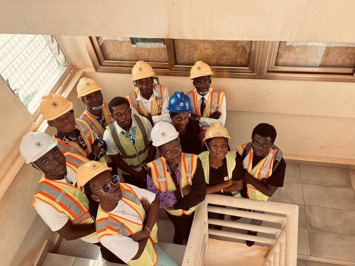 Official_SamJnr's tweet photo. Day one: Crushed itπ₯
They showed us their plan B's and it was awesome πβ€οΈ
#classweekcelebration
#alternatecareerday https://t.co/qKzAn5sUd6