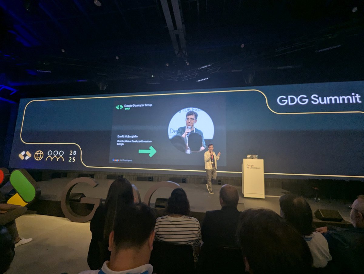 SamirTechLab's tweet image. Le #GDGSummit commence !
Et tout débute avec un discours inspirant de David Mclaughlin 💭 #GoogleIOConnect