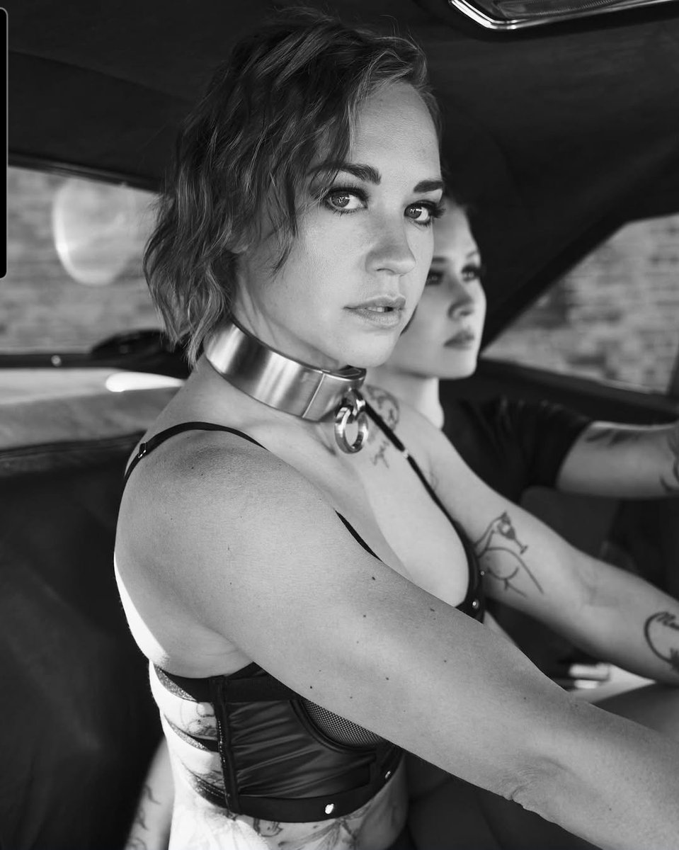 New version of Thelma &amp; Louise. They are taking our 40mm collar in stainless steel for a drive.

#collar #collars #choker #chokers