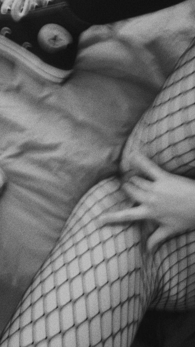 deadxjude's tweet photo. Finger my virgin pussy

#meow #sex #littlegirl #fuckme #bdsm #virgin #nsfwtwt #daddyissues #babygirl #slut #teen #young #horny #breedme https://t.co/a4i3RBUGrk