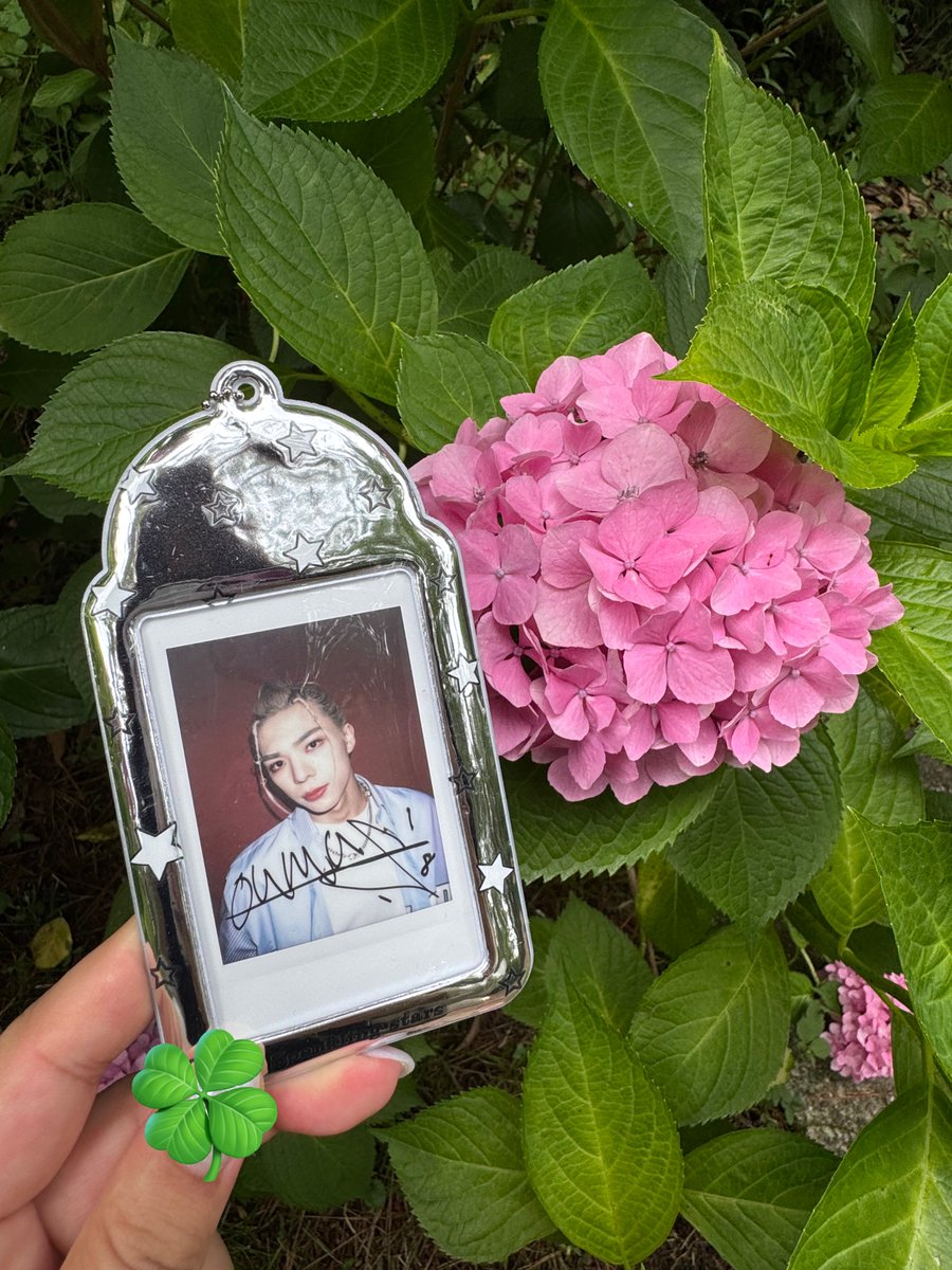 For1OR8's tweet photo. 넘 이뻐(^‿^✿)

             ✾𖧷✾
         𖧷✾𖧷✾𖧷
         𖧷✾𖧷✾𖧷
             ✾𖧷✾          𖧷✾𖧷
                              ✾𖧷✾𖧷✾
                              ✾𖧷✾𖧷✾
                                 𖧷✾𖧷

                           꽃미남♡︎ㅎㅎㅎ https://t.co/10uUXJ9rhs