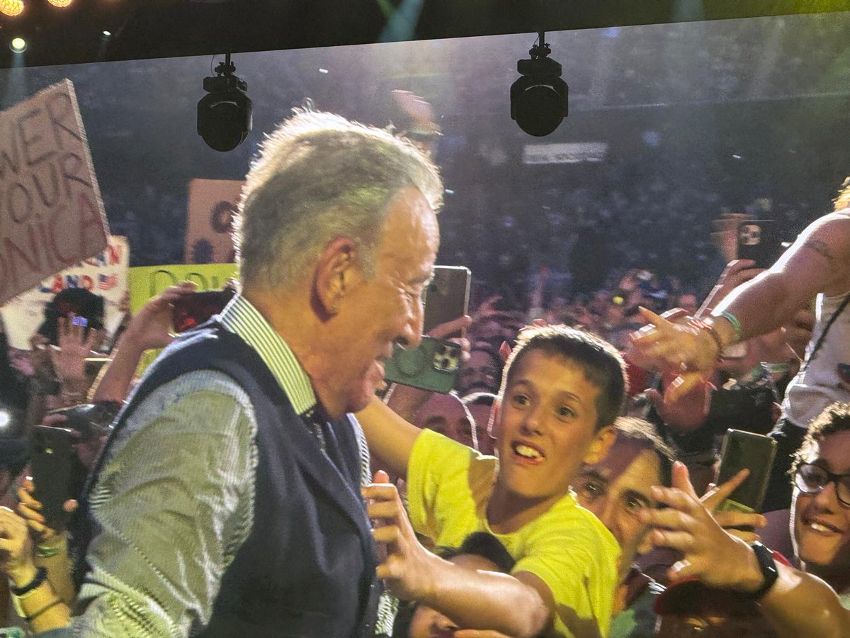 VLafora's tweet photo. @PaulApp0505 Bruce morning Paul. Egun on. Bon dia amic, lagun. Today another MAGIC BS & ESB night! Remembering first show #Anoeta #Donostia
π·πΉ @PaulApp0505
Youngstown/Murder Incorporated/Long Walk Home
https://t.co/zIC5I1x5py
@Mosqueter4 @BDoltri @Paulhaider74 @ToonTravels @tommymcc321 https://t.co/pQ5zNot8Rc