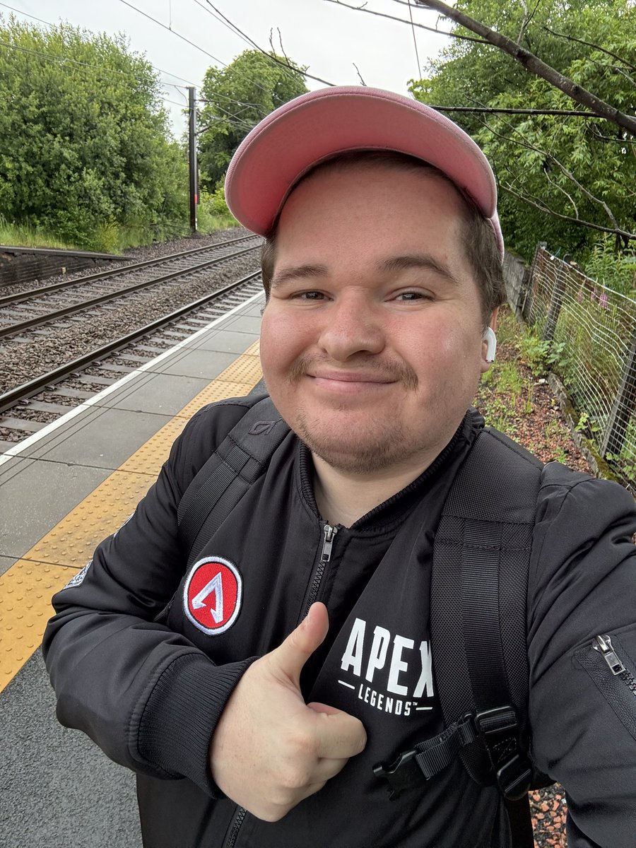 It’s a day for the Apex Legends jacket. 

Too hyped for the champs announcement.

Gym time, then a little final push for Diamond 2 in ranked before the split is over.