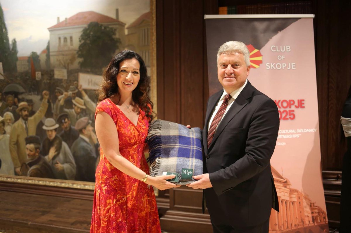 The School for Young Leaders in North Macedonia has introduced an award in memory of Alex Salmond. 

The award was announced by former President of North Macedonia, Dr Gjorge Ivanov 🏴󠁧󠁢󠁳󠁣󠁴󠁿🤝🇲🇰

👉 albaparty.org/alexs_legacy_f…