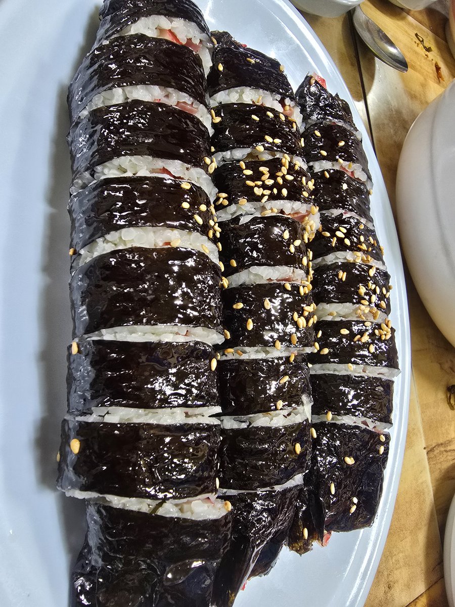 오전퇴근하고 분식집에서 막걸리 낮술