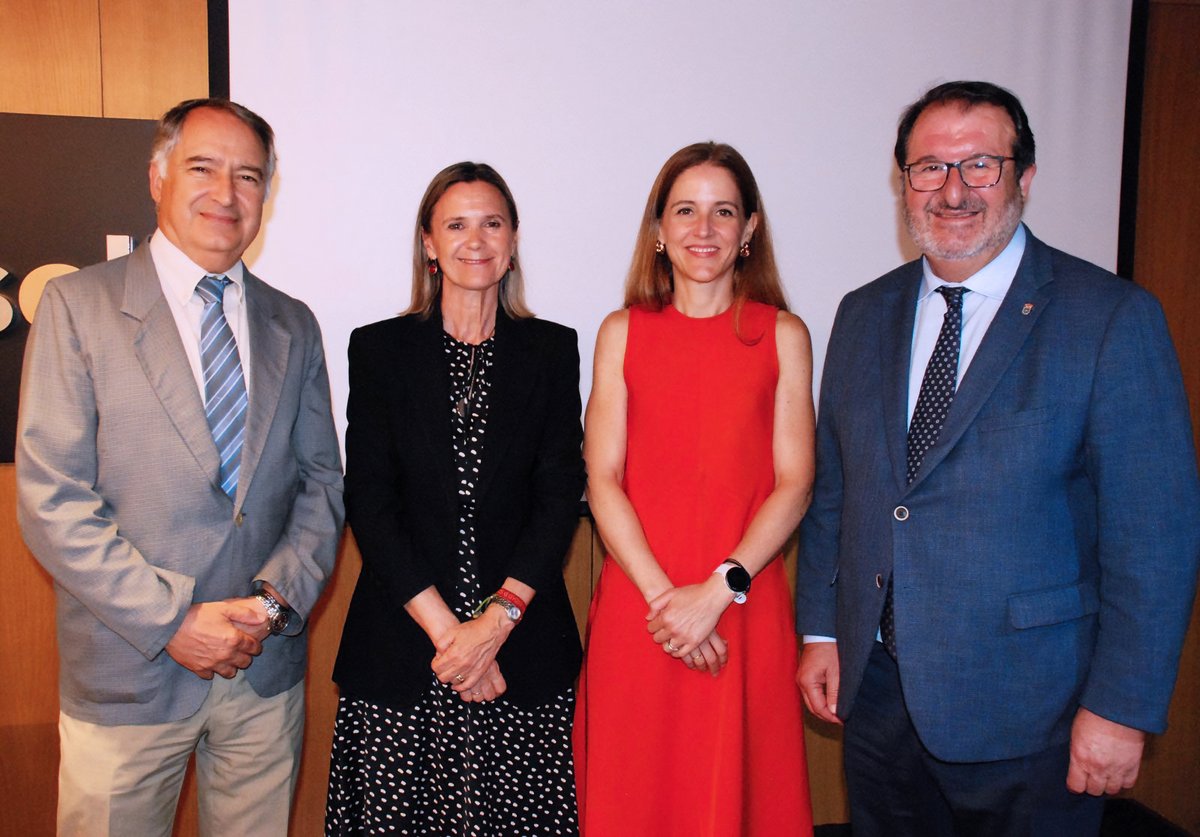 Consejería Universidad, Investigación e Innovación (@universidadand) on Twitter photo 📍 La DG de Fomento de la Innovación, Nieves Valenzuela, participa en la entrega de los XIII Premios Manuel Losada Villasante, de Radio Sevilla.
🏆 Los galardones reconocen la excelencia investigadora en áreas como innovación, ciencia, agroalimentación y economía circular. 📍 La DG de Fomento de la Innovación, Nieves Valenzuela, participa en la entrega de los XIII Premios Manuel Losada Villasante, de Radio Sevilla.
🏆 Los galardones reconocen la excelencia investigadora en áreas como innovación, ciencia, agroalimentación y economía circular.