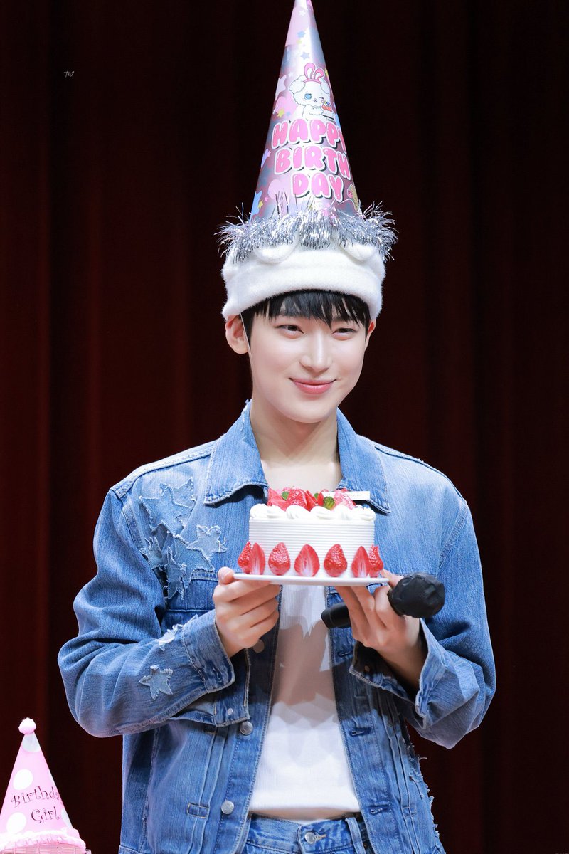 Langit (busy si bakla) tweet media