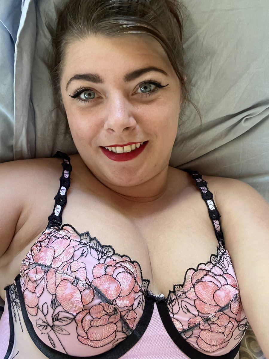 Dispo pour des show cam aujourd’hui 10-14h &amp; 20h-00h 🥵♥️