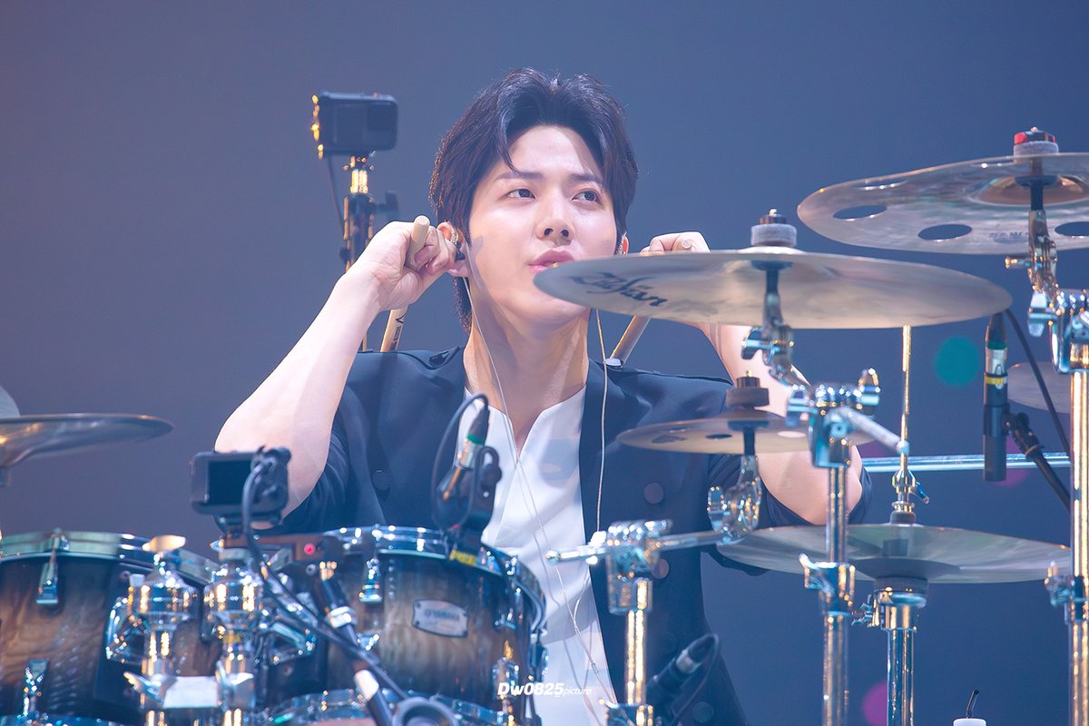 2025.05.16
#DAY6 3RD WORLD TOUR
〈FOREVER YOUNG〉 FINALE in SEOUL
#데이식스 #도운 #DOWOON
