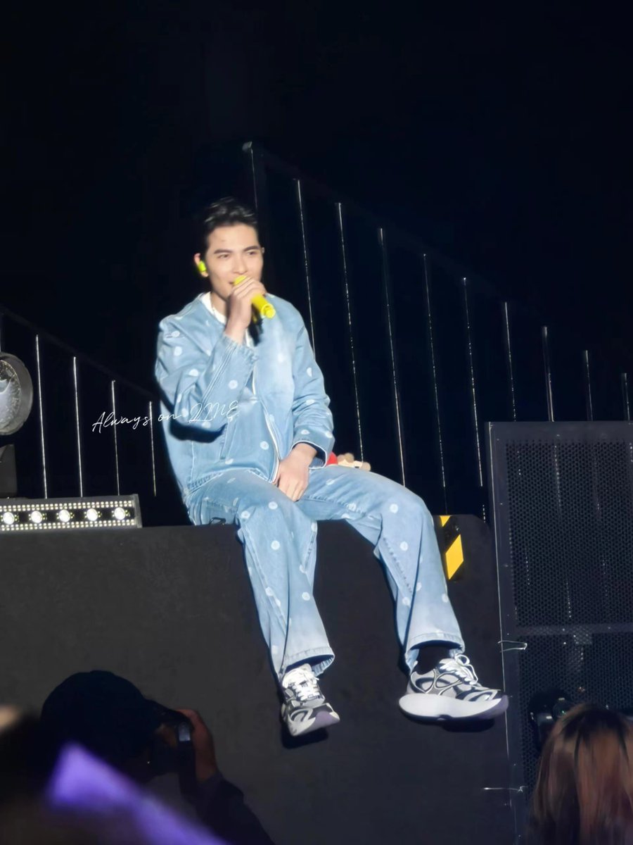 xVESSELonX's tweet photo. @Jam_Hsiao0330 rocking the stage in xVESSEL PxP Road Walker

Get yours now on https://t.co/Um8TgIGpR2

#xVESSEL #peacebypiece https://t.co/stRXr5cWYg