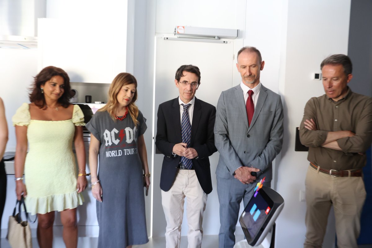 FPoncemar's tweet photo. Constitución de la Cátedra Poncemar-UPCT de Investigación Tecnológica en Mayores: compromiso con la innovación aplicada al envejecimiento activo y bienestar de las personas mayores. Ilusionados y agradecidos en Poncemar. Lorca, referente en investigación y cuidado a los mayores👏🏼 https://t.co/9EZsl39VDw