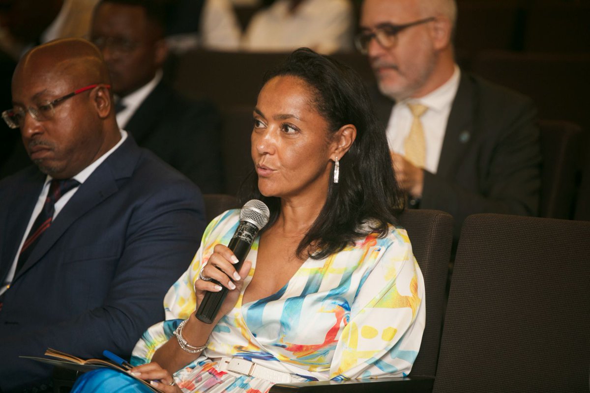 OnuGabon's tweet photo. La @Banquemondiale  a présenté hier la 5e Note de conjoncture économique du Gabon, axée sur la richesse nationale. La Coordonnatrice Résidente a.i de l'ONU @FabryReine a pris part aux échanges sur le rôle clé du capital humain et naturel pour un développement durable inclusif. https://t.co/6ijK0Npx4k