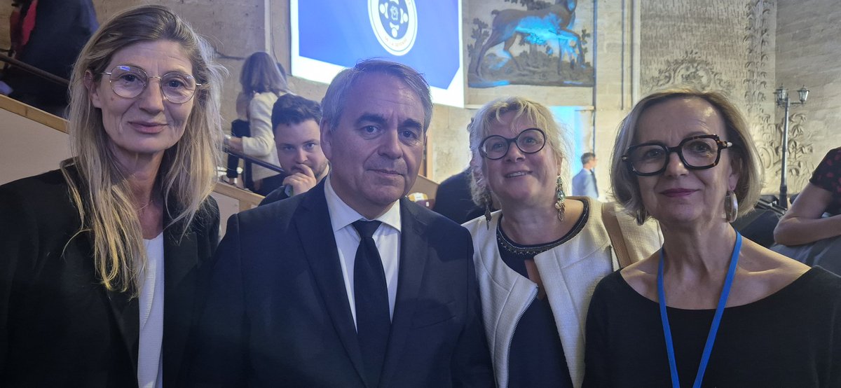Ophélie Van Elsuwe (@ophelie_oise60) on Twitter photo 🚀 Ouverture des Assises de la Défense avec <a href="/xavierbertrand/">Xavier Bertrand</a> et les autorités 🇫🇷
La région <a href="/hautsdefrance/">Région Hauts-de-France</a> investit massivement dans l’industrie, les PME et l’éducation pour faire de notre territoire une terre d’industrie de défense et renforcer notre souveraineté nationale.💪💪 🚀 Ouverture des Assises de la Défense avec <a href="/xavierbertrand/">Xavier Bertrand</a> et les autorités 🇫🇷
La région <a href="/hautsdefrance/">Région Hauts-de-France</a> investit massivement dans l’industrie, les PME et l’éducation pour faire de notre territoire une terre d’industrie de défense et renforcer notre souveraineté nationale.💪💪