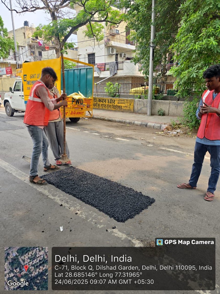 दिल्ली बदल रही है 

एक ही दिन में PWD के 1,400 किलोमीटर की सड़कों पर 3,400 गड्ढे भरे जा रहे हैं !

 #ByeByePotholes