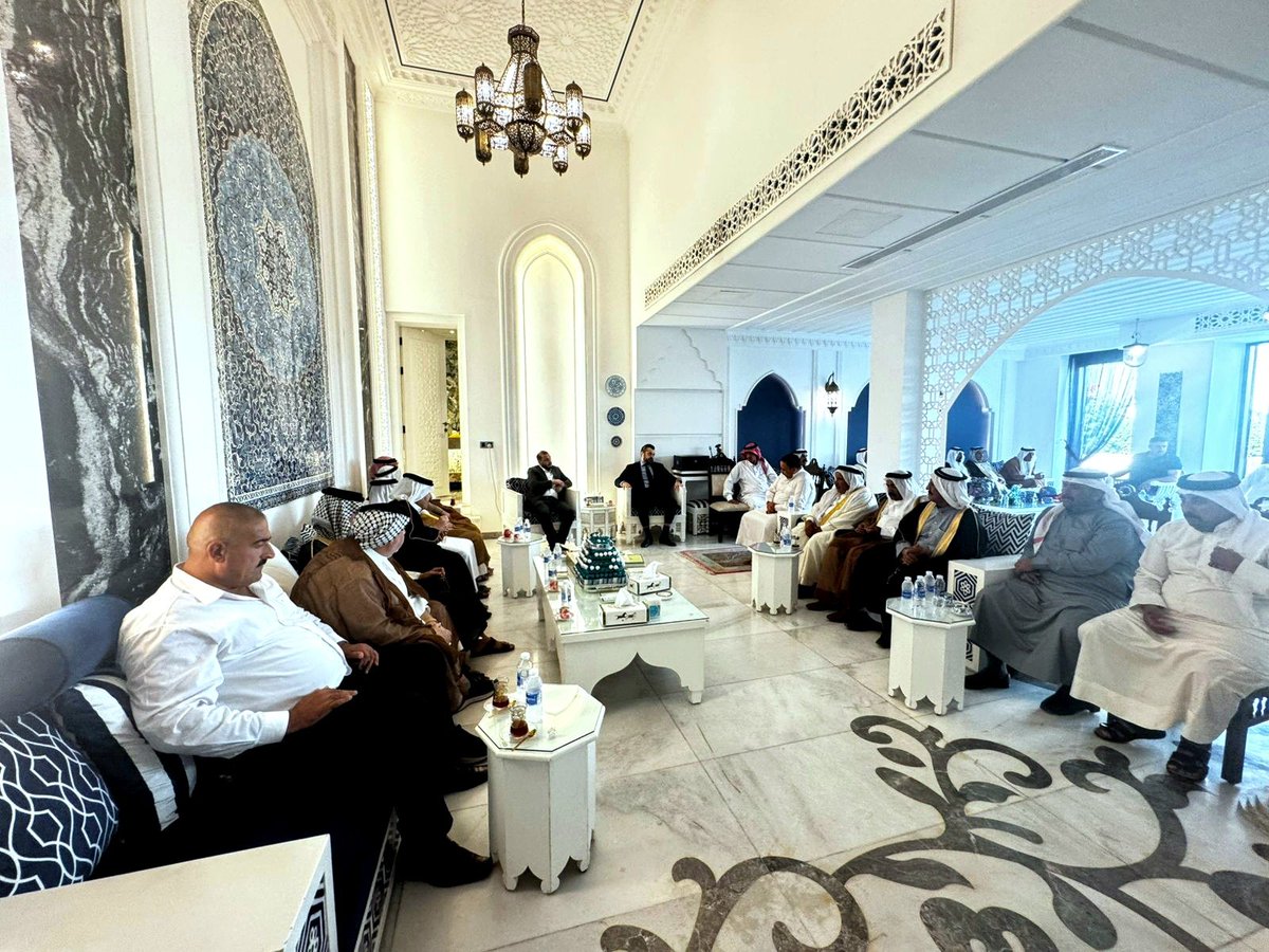 ZaidSheikhAziz's tweet photo. زيارة الشيخ زيد الشيخ عزيز الى رئيس تحالف الصقور السيد يزن الجبوري مع جمع من شيوخ ووجهاء العشائر من مختلف اقضية صلاح الدين تناول اللقاء دعمهم لمشروع الصقور لتفادي اوضاع محافظة صلاح الدين وتقديم الخدمات والجهود لتكون متقدمة في اعمارها وانجازها https://t.co/fYXSZE4xOI