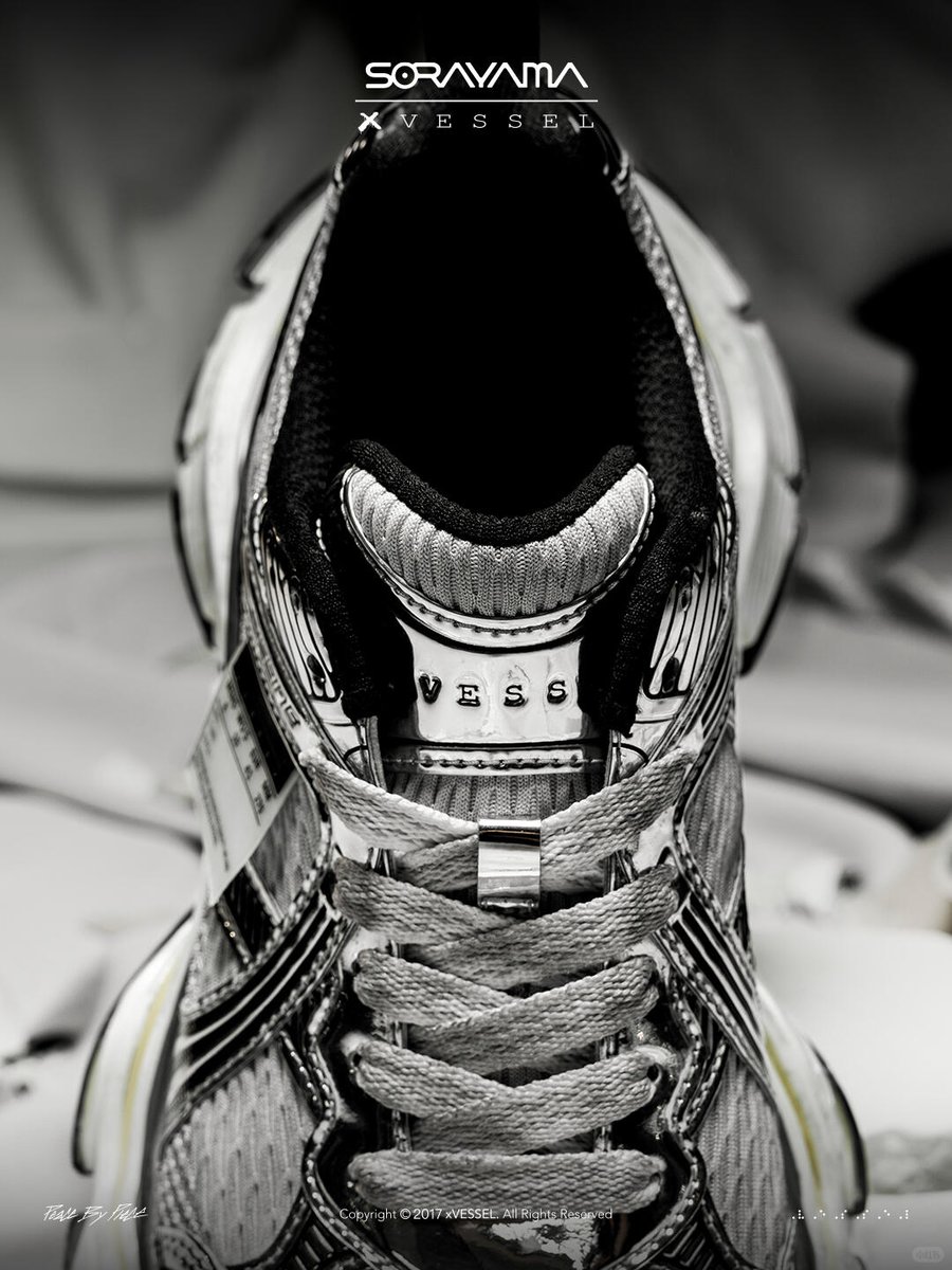 xVESSELonX's tweet photo. Effortless comfort and luxurious looks, all in one. 🎾 🫶 �
Introducing the xVESSEL x SORAYAMA Mega Walker, tailored for all-day comfort.

#xVESSEL #peacebypiece
1w https://t.co/oM7bJt8vK5