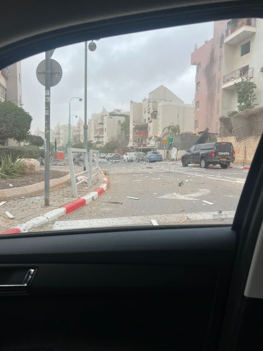 81mohamad8's tweet image. ما برای ایران، نه فقط میمیریم؛ بلکه هر روز با افتخار برایش زندگی میکنیم.
#ایران_پیروز
#IranIsWin