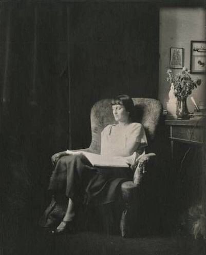 InadeBree's tweet photo. ‘Forgive me that I ignored the sun
And that I lived in sorrow…’

Anna Akhmatova

The Evening Light is Broad and Yellow,  1915 https://t.co/Wm6T8xnyST