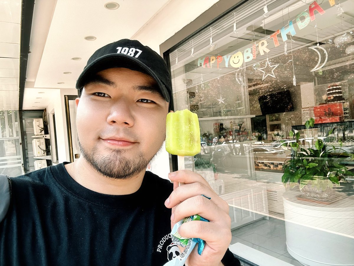 ProPandas_Luu's tweet image. 真夏のアイスバーって❄️幸せが形になったようだね🥰