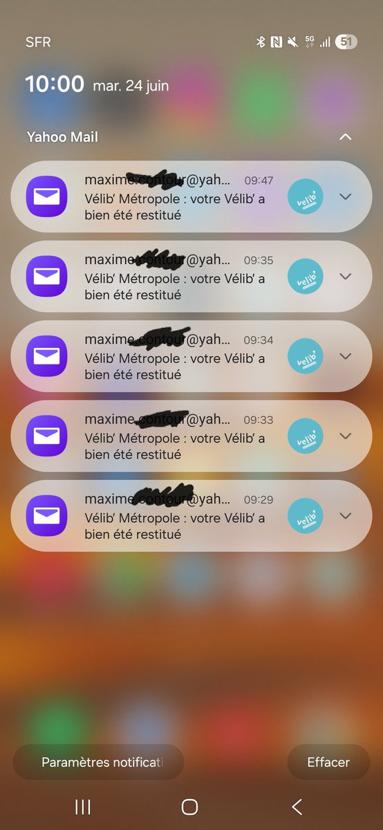 Hey <a href="/velib/">Vélib' </a> comme les electriques ne fonctionnent plus, tout le monde se reporte vers les mécaniques : ils seront donc eux HS d'ici peu. Ce matin, 5 velibs mécaniques differents. 
Pourquoi il n'y a aucune communication sur la crise actuelle??! Réagissez bon sang!!!