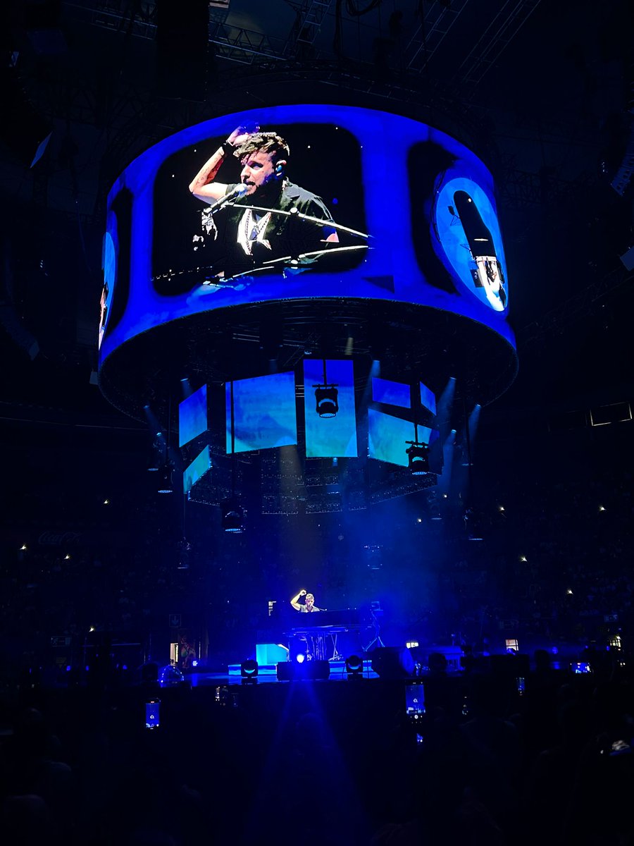 METSE_oficial's tweet photo. ¡ @PabloLopezMusic deslumbra al público en el Palacio Vistalegre! https://t.co/jSmIeHcNtp https://t.co/M12ddGlats