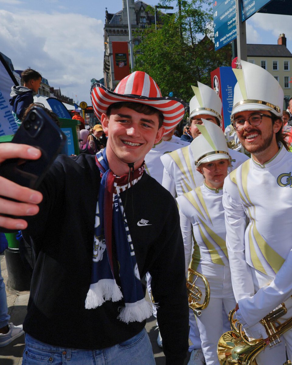 What if FEELING was your brand’s ultimate superpower?

Here’s the thing: the best brands aren’t just seen or heard, they’re felt. And when you get that feeling right, you become unforgettable 💥

Together, let's do that for your brand!