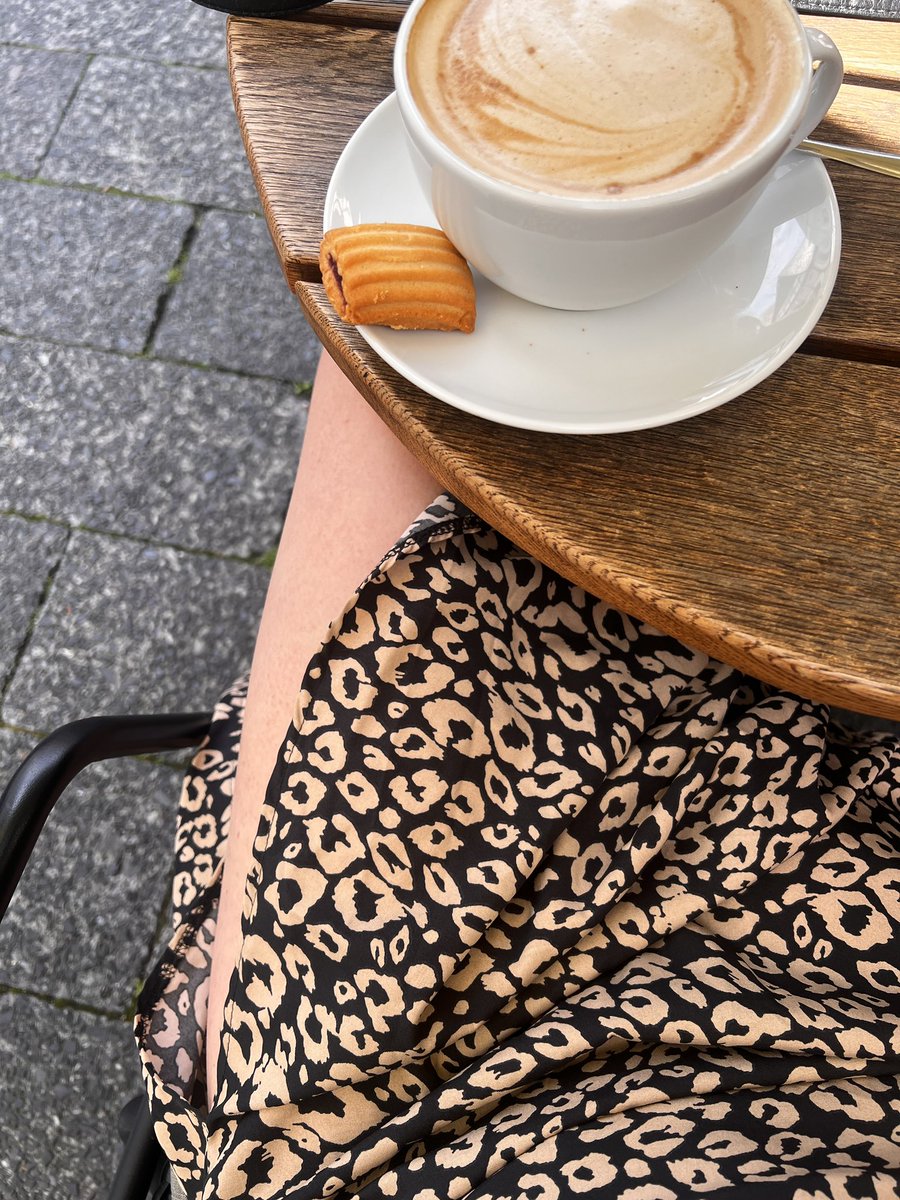 Guten Morgen Findom Bubble ☀️🫧
Wie immer genieße ich mein Leben &amp; du sorgst für meinen Wohlstand 🤭
Also mach dich weiter nützlich und gib der Königin was ihr zusteht!
🫰🏻💸

#findom #goddess #göttin #geldherrin #zahlschwein #paypig #atm