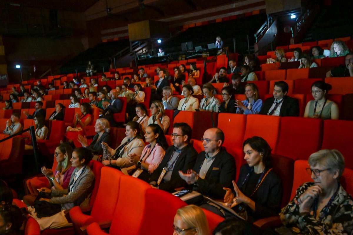 🎙️ #RencontresAtoutFrance
Première conférence : Comment accélérer la contribution économique du tourisme ? Nos grands témoins partagent leurs visions et leurs solutions !