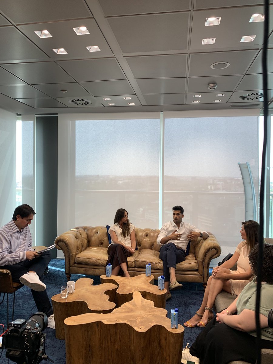 mkdirecto's tweet photo. Seguimos con #BeyondCommunication, nuestra serie con @marco_agency 🚀

Hoy grabamos un episodio sobre #tecnologia #marketing y #comunicacion con ponentes de marcas como @Telefonica @MAPFRE_ES @KiaEspana y @shakersworks ✨ https://t.co/mDBZdKMFeQ
