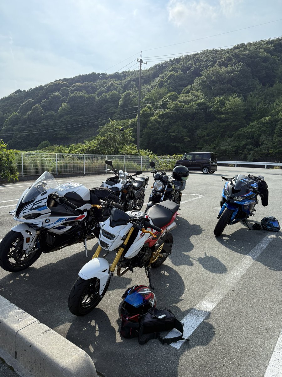 そういえば、日曜日久々にえっせん動かしました🏍
やっぱりツーリングは楽しい👏