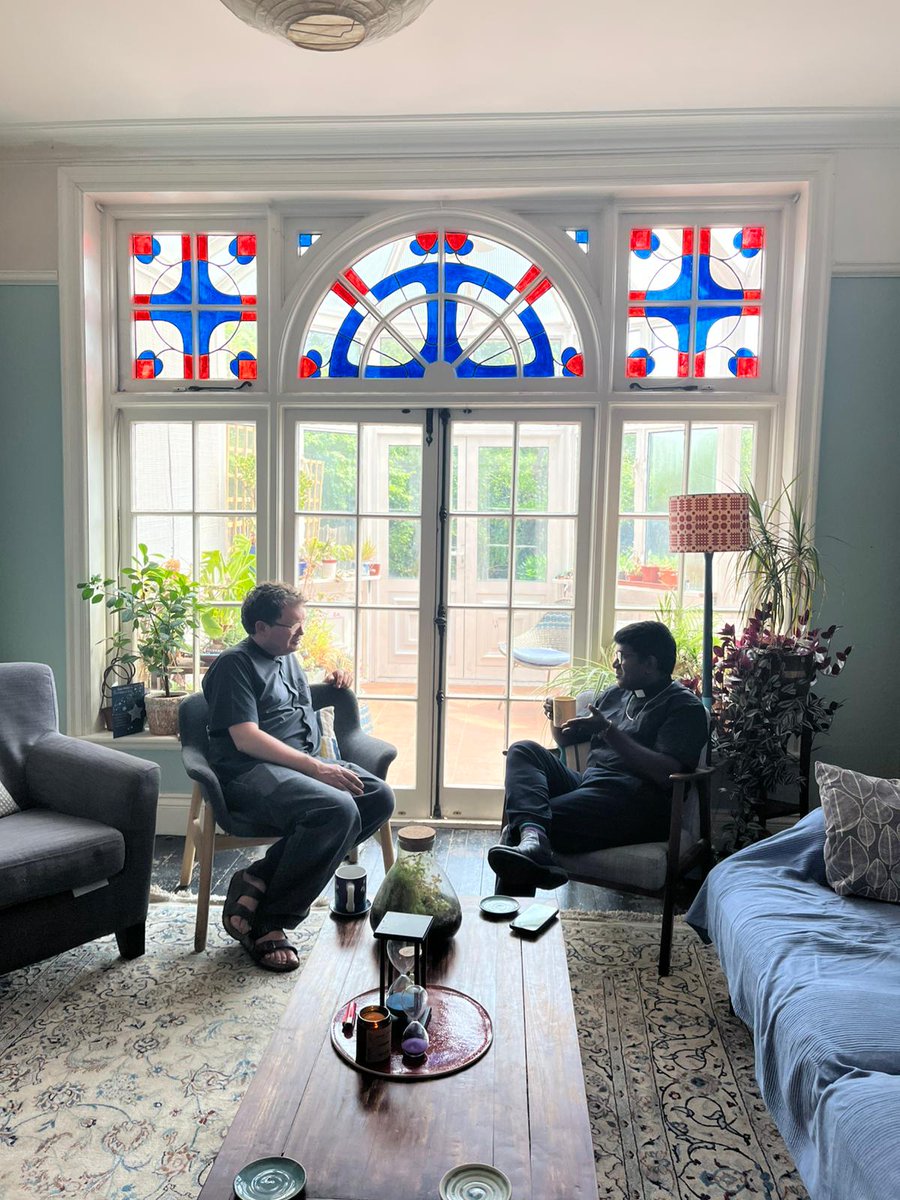CompCommunities's tweet image. To celebrate #RefugeeWeek, last week @TheOutsider40 visited Fr Ben Kerridge, one of the many people across London hosting a refugee in their home through the Housing Justice scheme.
Read more about his visit and why hosting is a superpower here:
london.anglican.org/articles/refug…